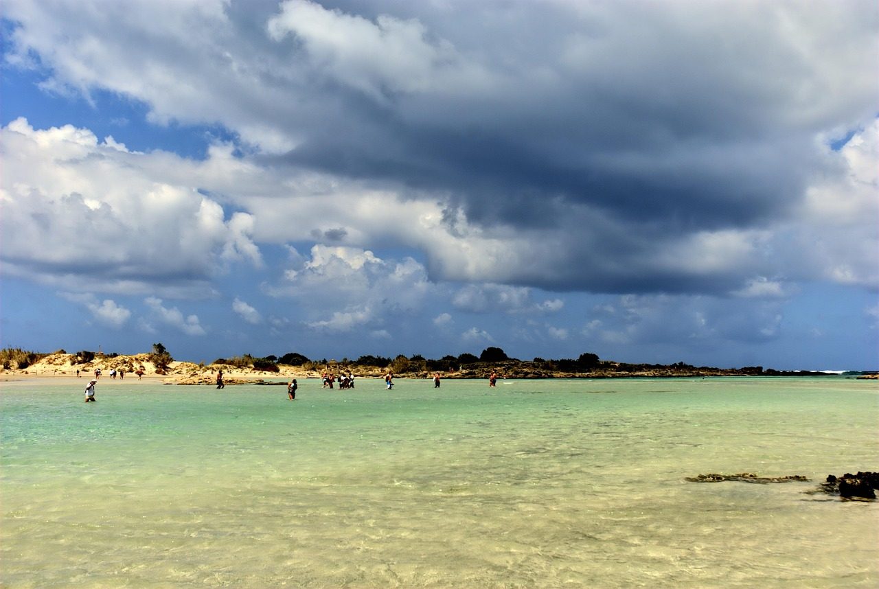 Balos vs Elafonissi: Which Beach Should You Choose?